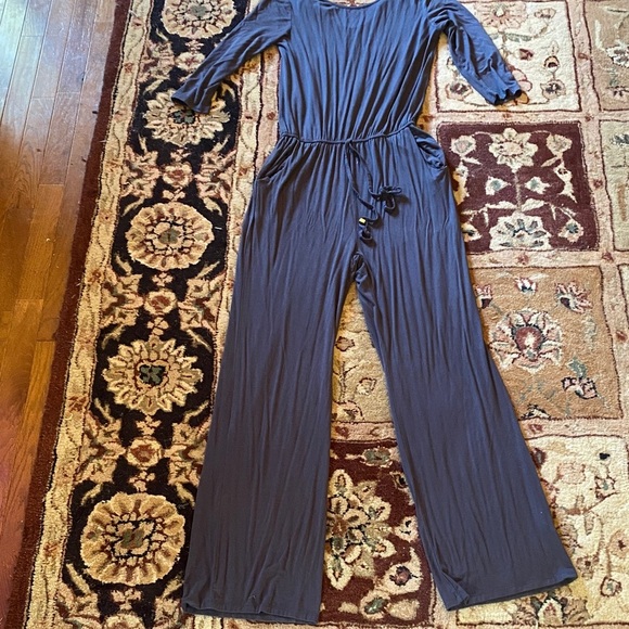Casual Women's Jumpsuit size small 3/4 sleeves - Picture 2 of 4